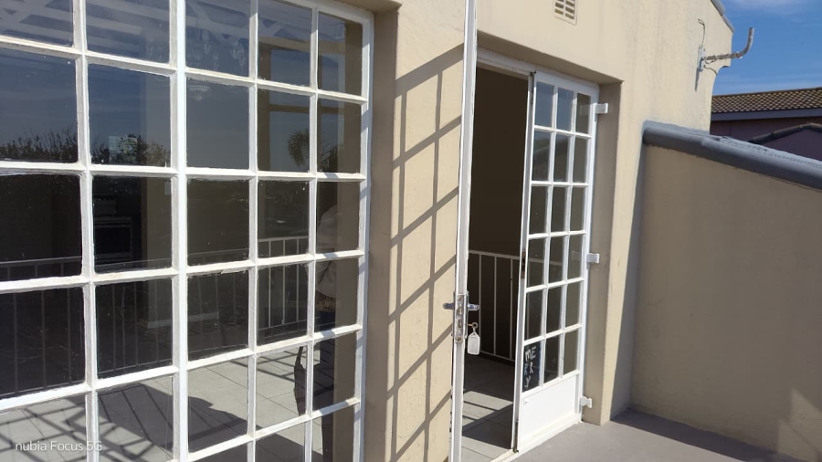 3 Bedroom Property for Sale in Paradise Beach Eastern Cape